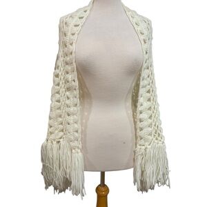 Vintage hand knit soft white acrylic yarn wrap